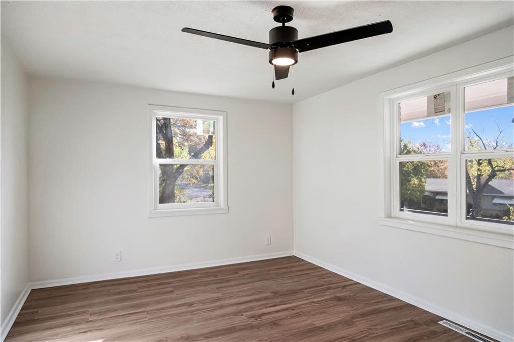 2917 Englewood Terrace — photo 26