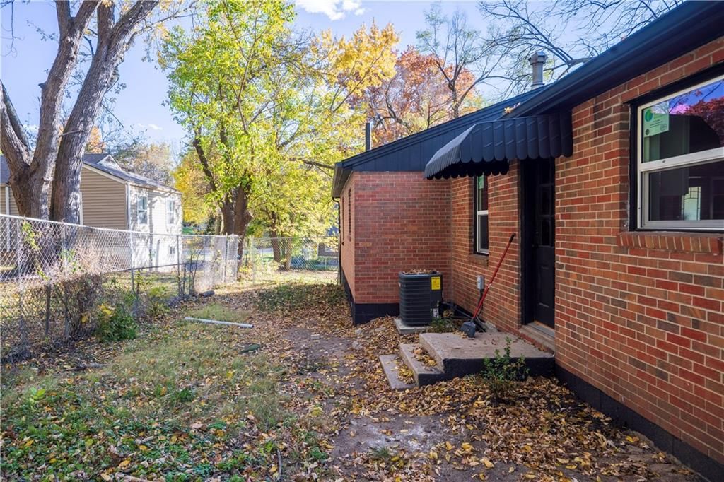 2917 Englewood Terrace — photo 30