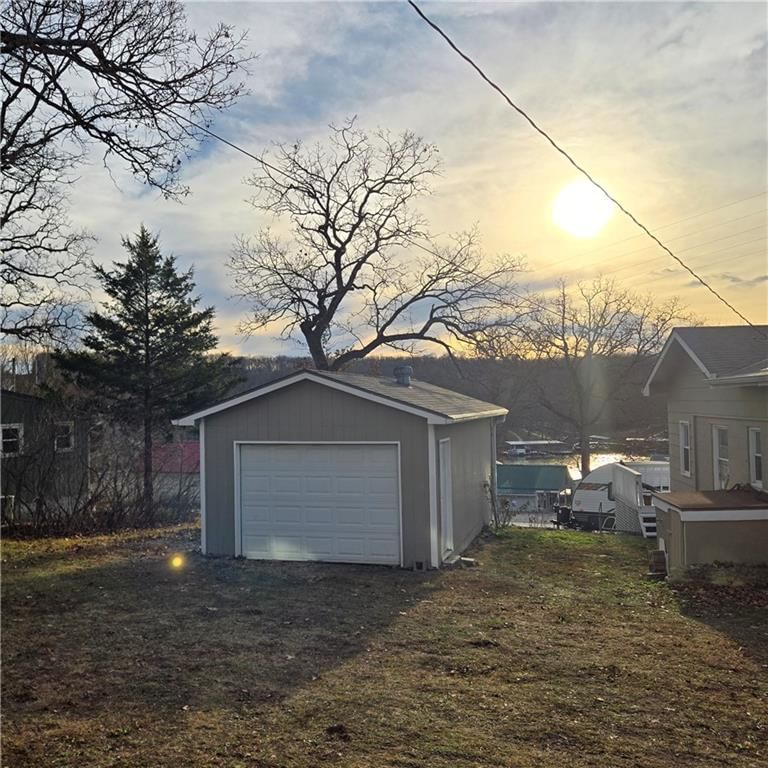 28672 Mistletoe Avenue — photo 7