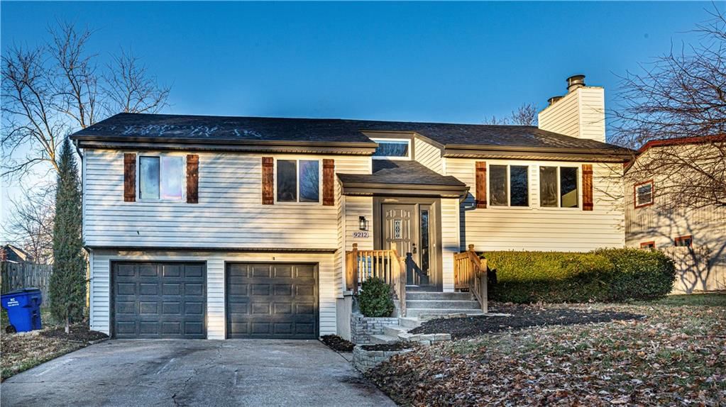9212 Constance Street, Lenexa, KS
