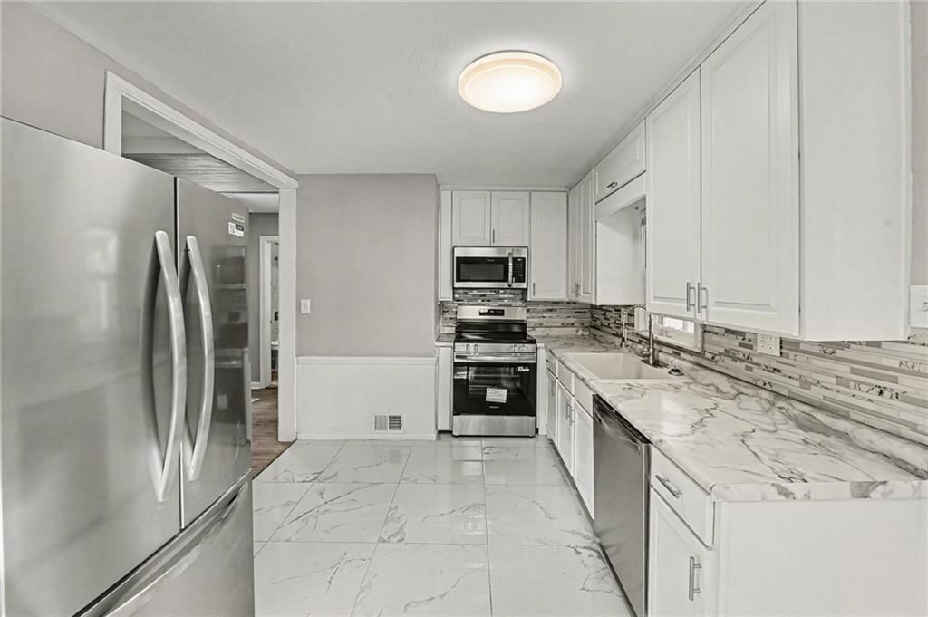 9601 E 66TH Terrace — photo 7