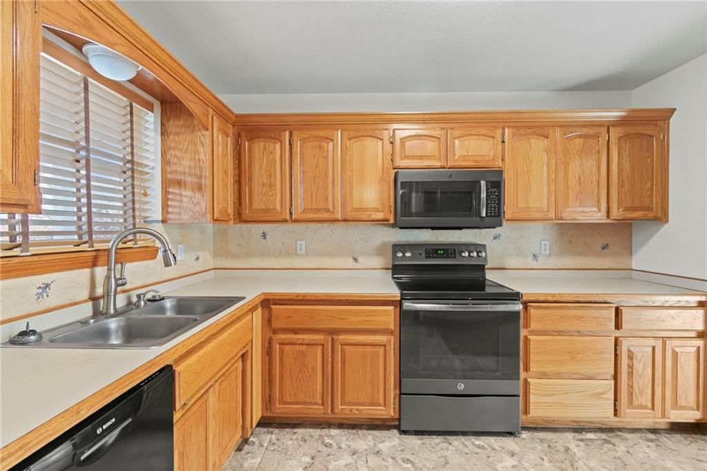 301 Walnut Street — photo 11