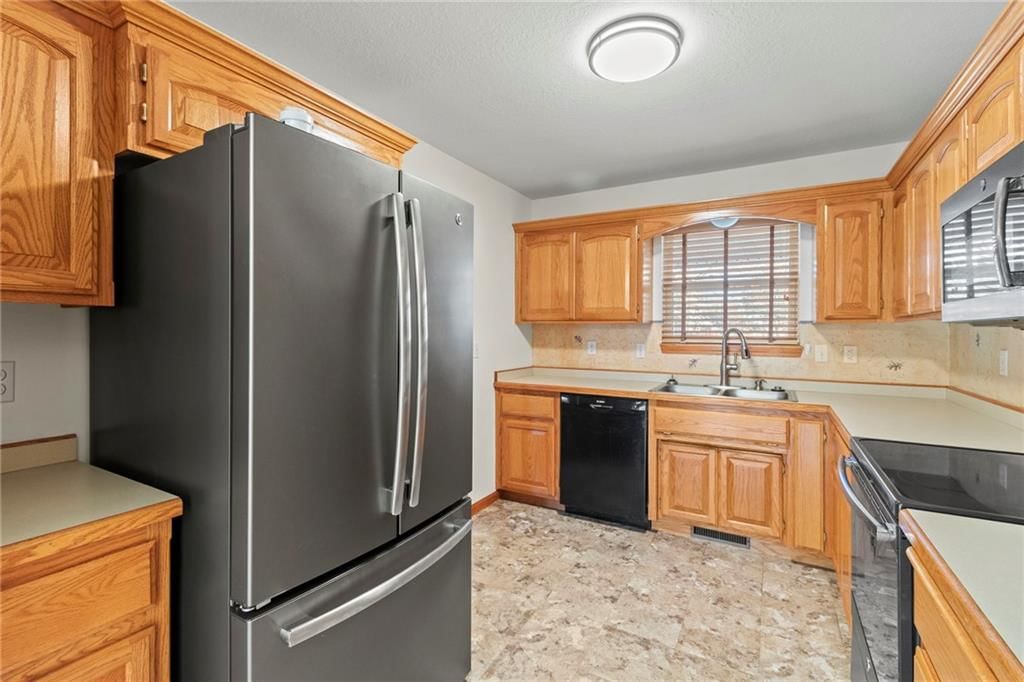 301 Walnut Street — photo 12