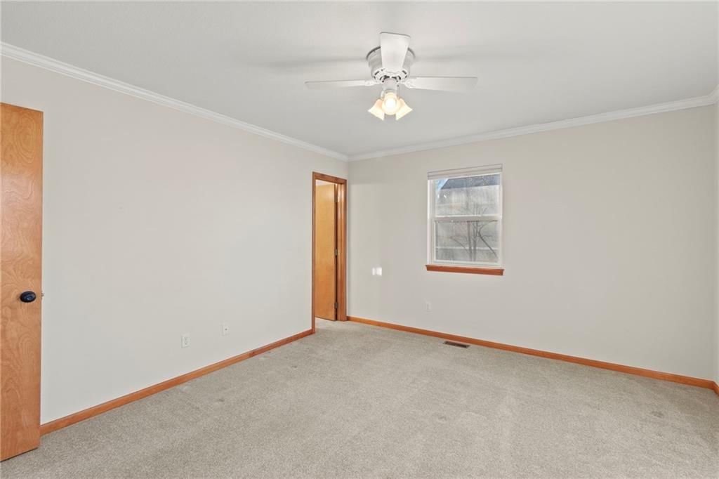 301 Walnut Street — photo 15