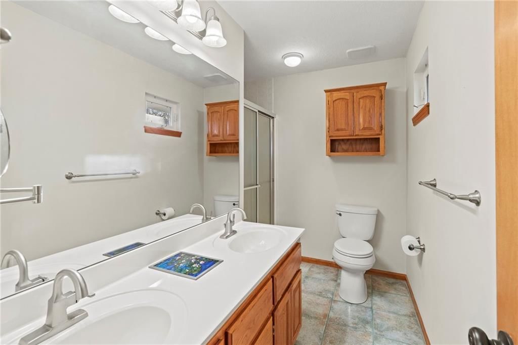 301 Walnut Street — photo 16