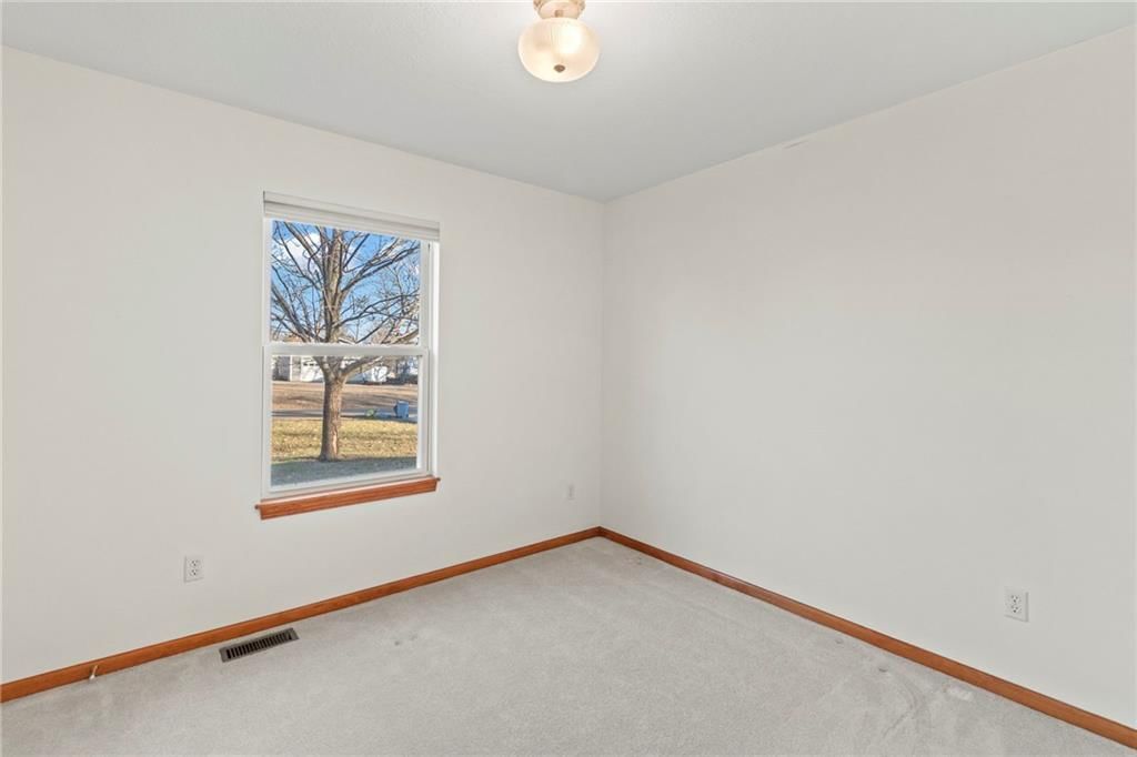 301 Walnut Street — photo 17
