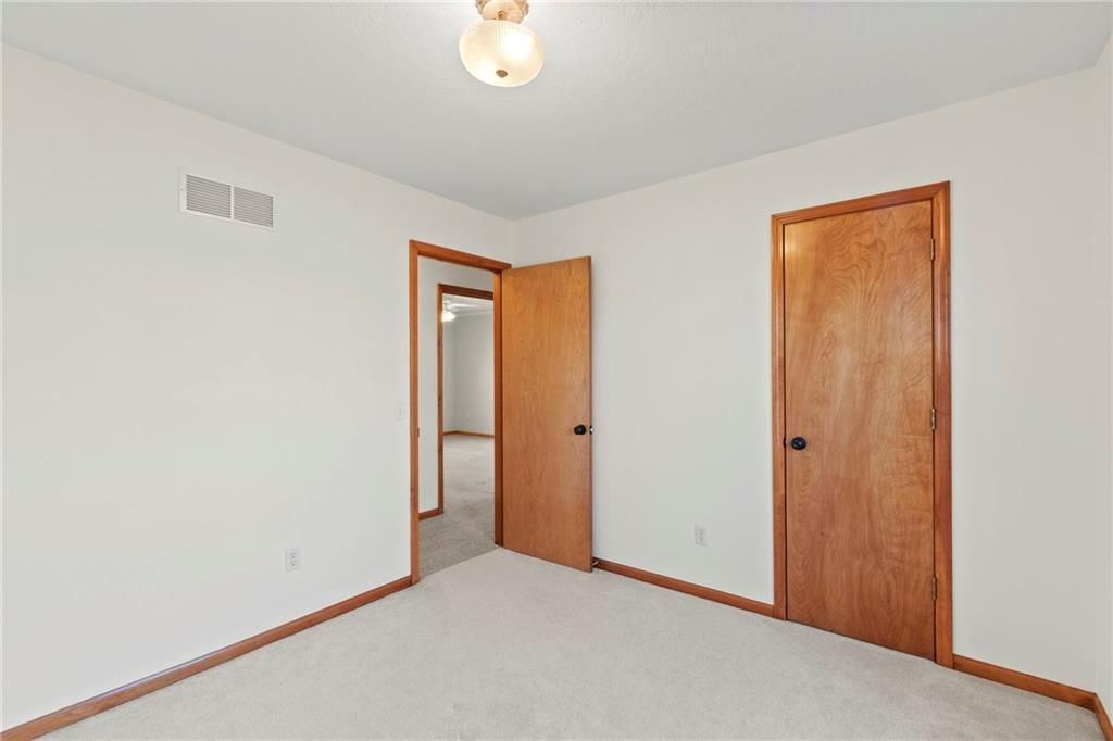 301 Walnut Street — photo 18