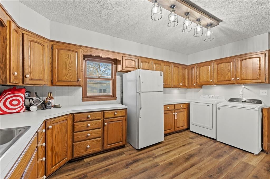 829 W 5th Street — photo 14