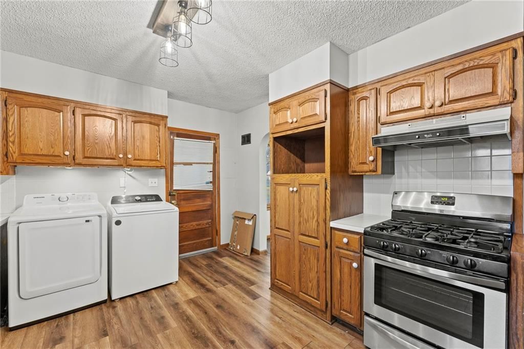 829 W 5th Street — photo 15