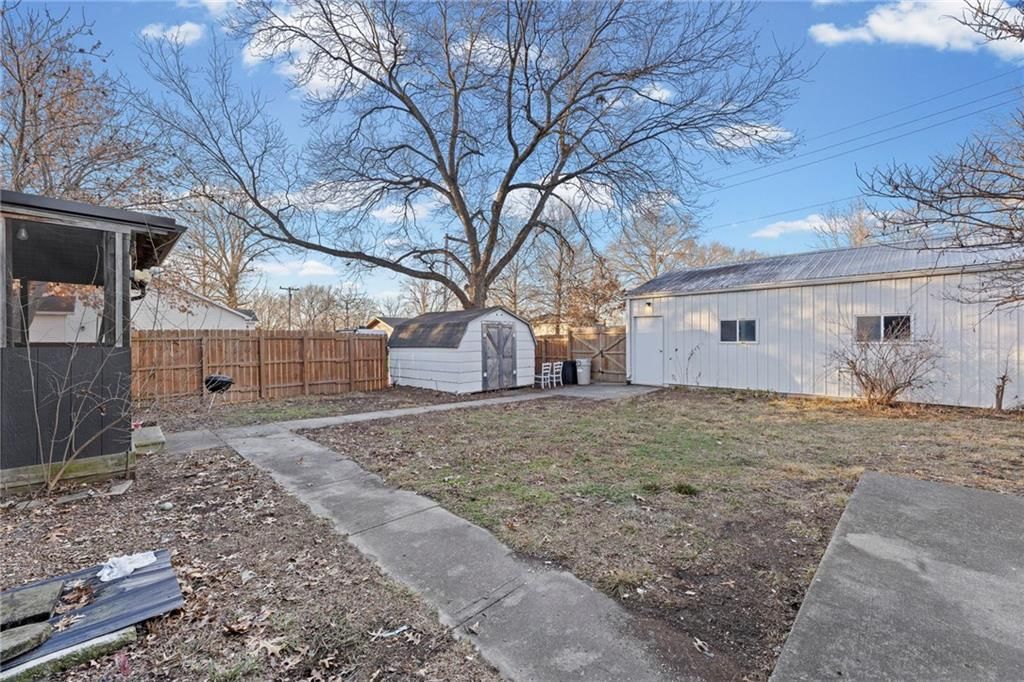 829 W 5th Street — photo 29