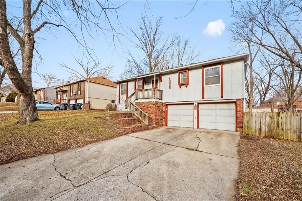 1009 NW Kingsridge Drive — photo 4
