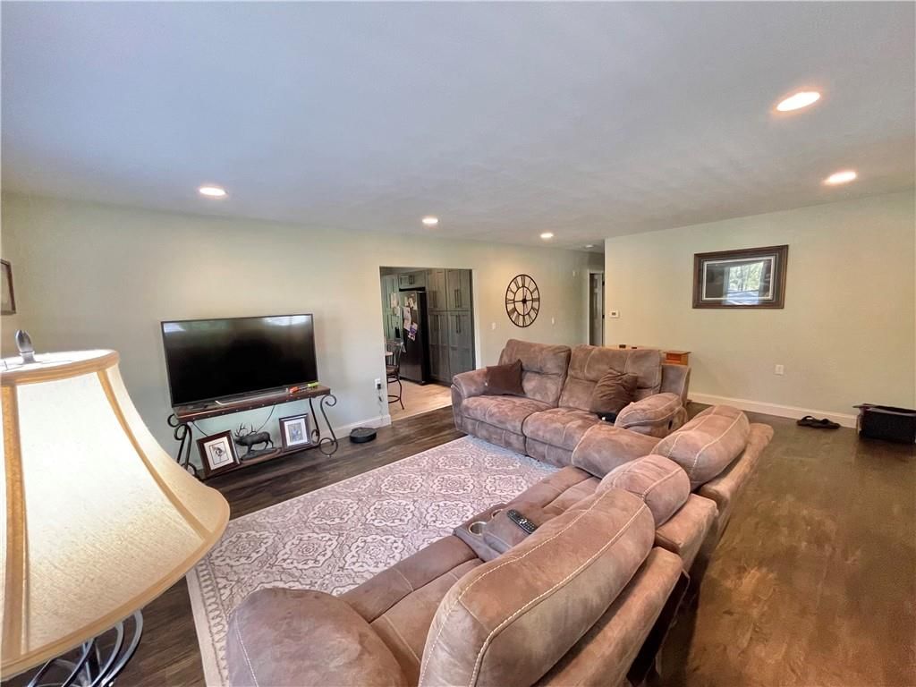 10207 NW Barry Road — photo 8
