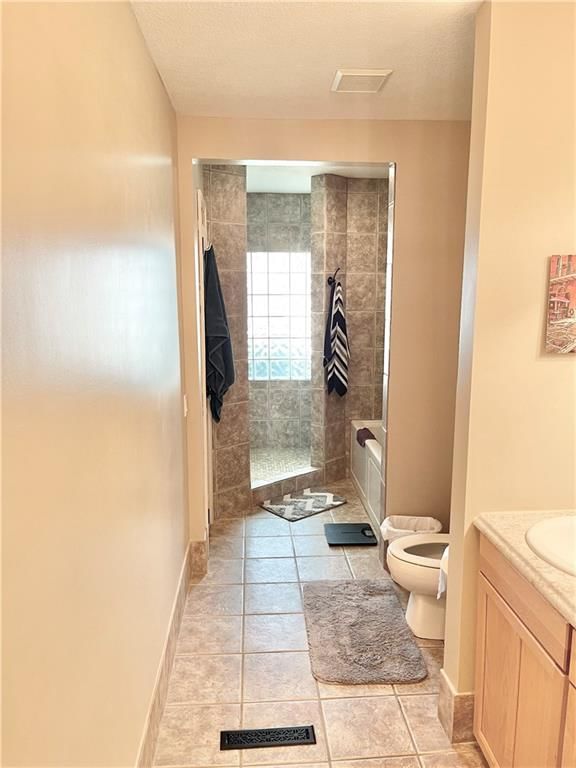 10207 NW Barry Road — photo 11