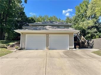 10207 NW Barry Road — photo 38