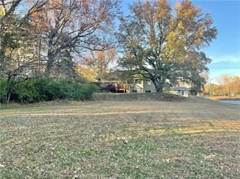 10207 NW Barry Road — photo 41