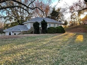 10207 NW Barry Road — photo 43