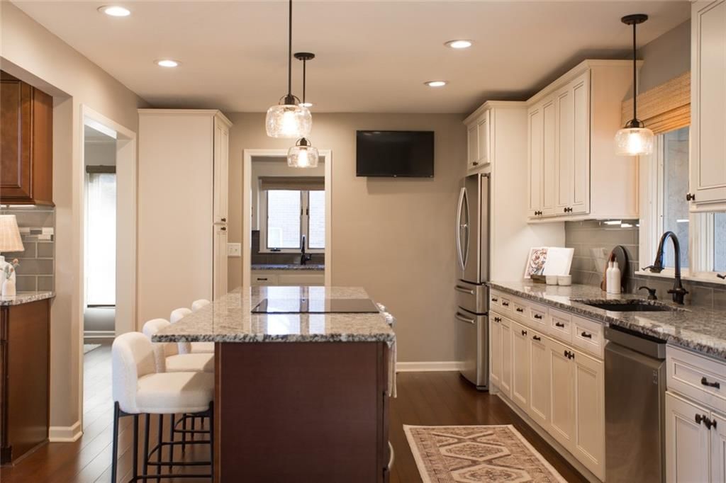 4704 W 88th Street — photo 13