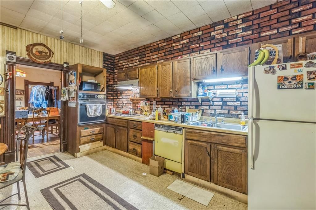 747 Reynolds Avenue — photo 11