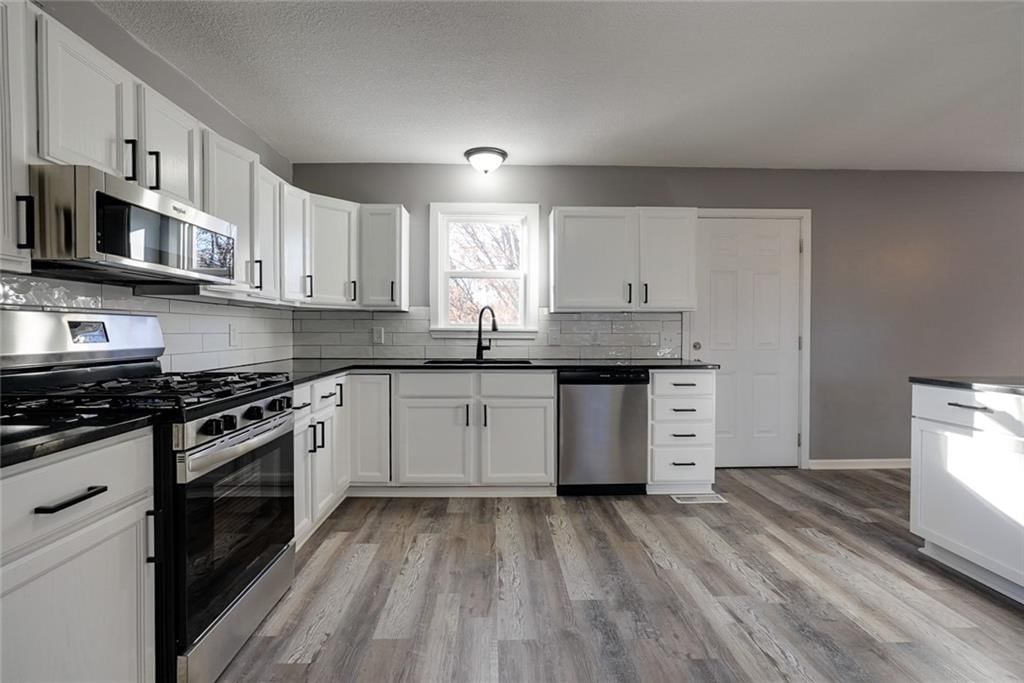 16200 Terry Avenue — photo 9