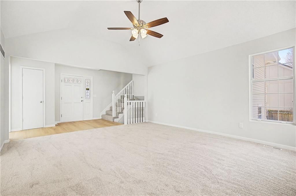 15214 Horton Street — photo 8