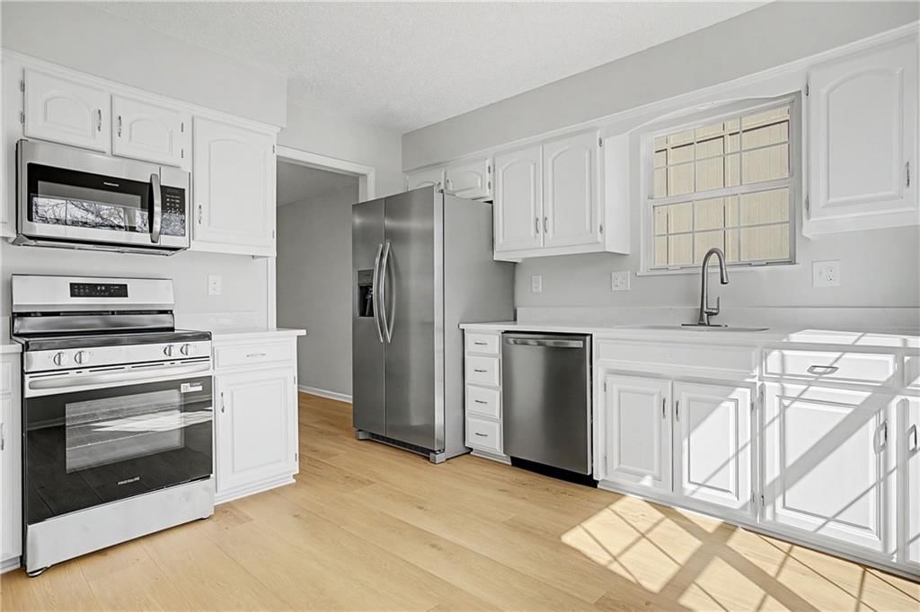15214 Horton Street — photo 13