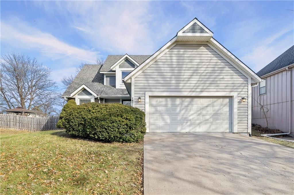 14715 S Summertree Lane, Olathe, KS