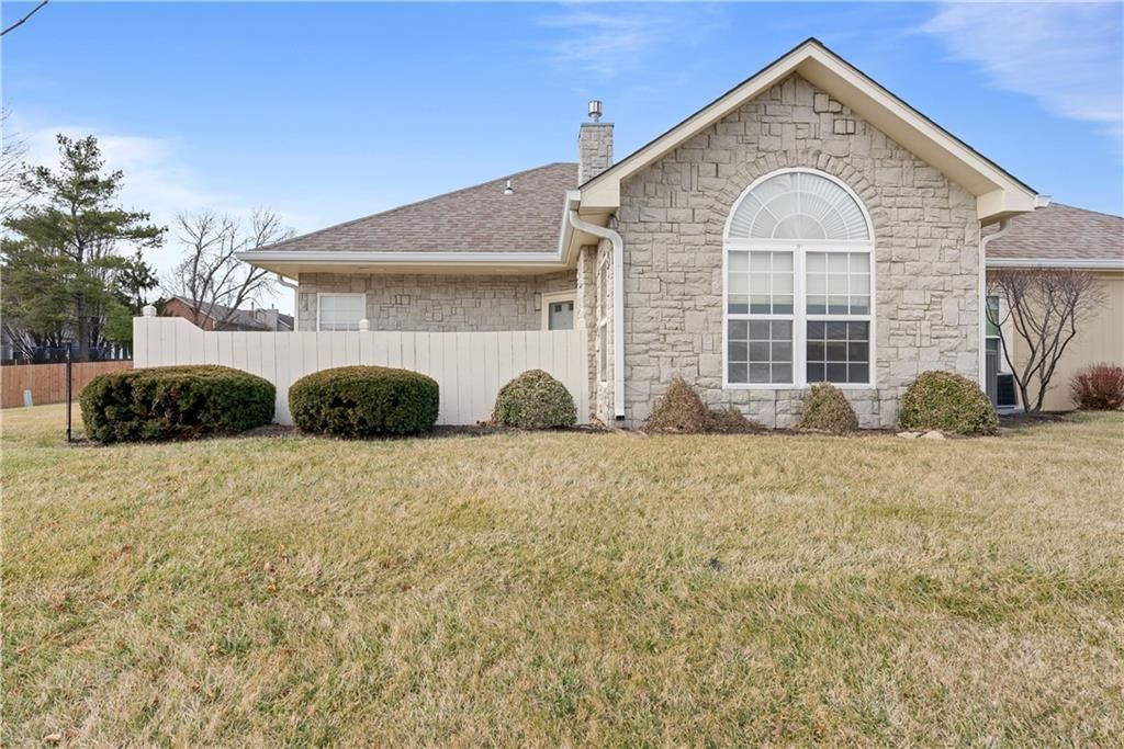11388 S Pflumm Road, Olathe, KS