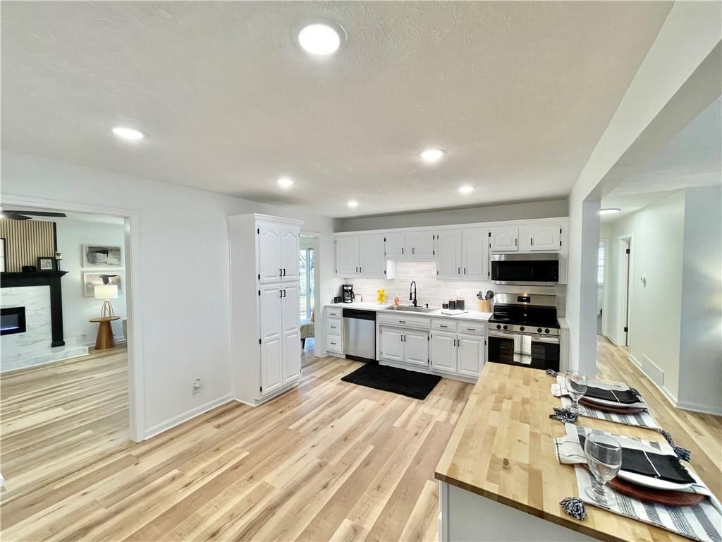 6012 N Michigan Avenue — photo 8