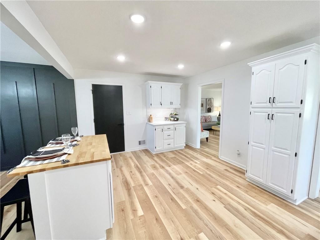 6012 N Michigan Avenue — photo 11