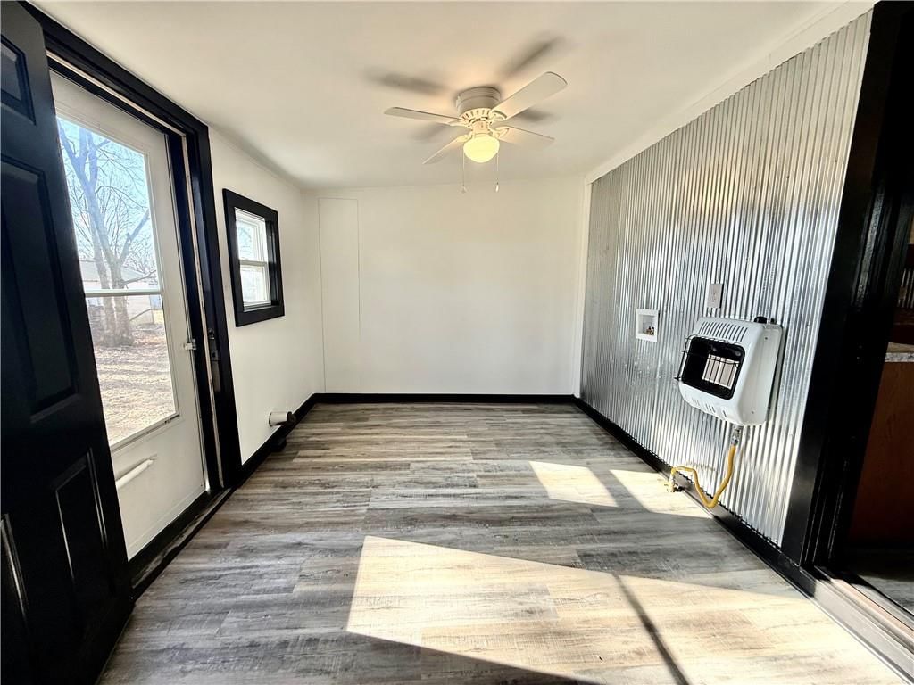 604 E 6th Street — photo 15