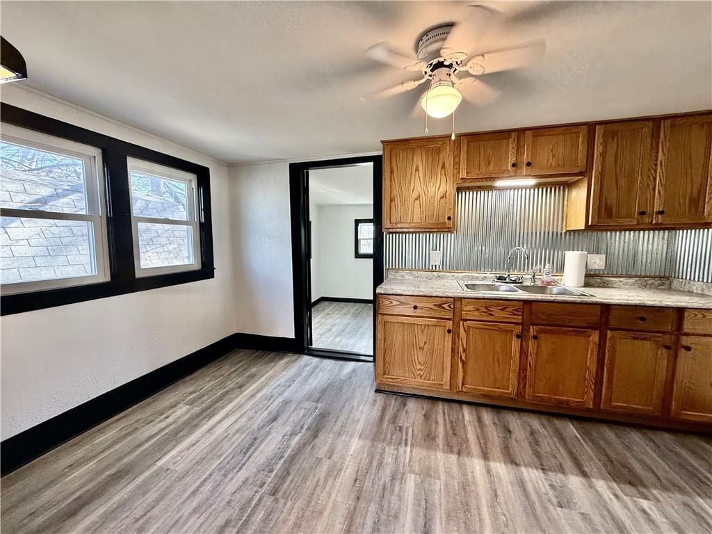 604 E 6th Street — photo 17