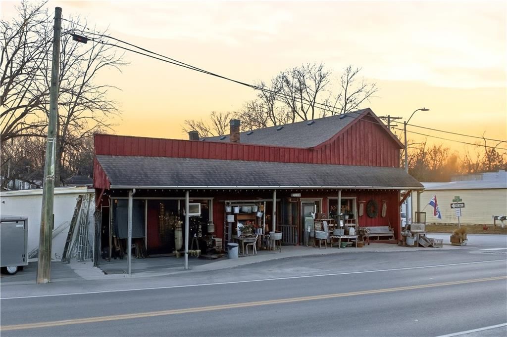409 W Main Street — photo 1