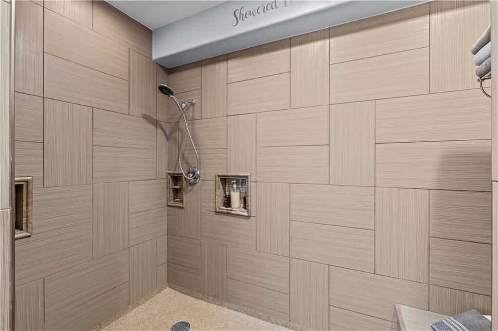 11020 Charlotte Street — photo 21