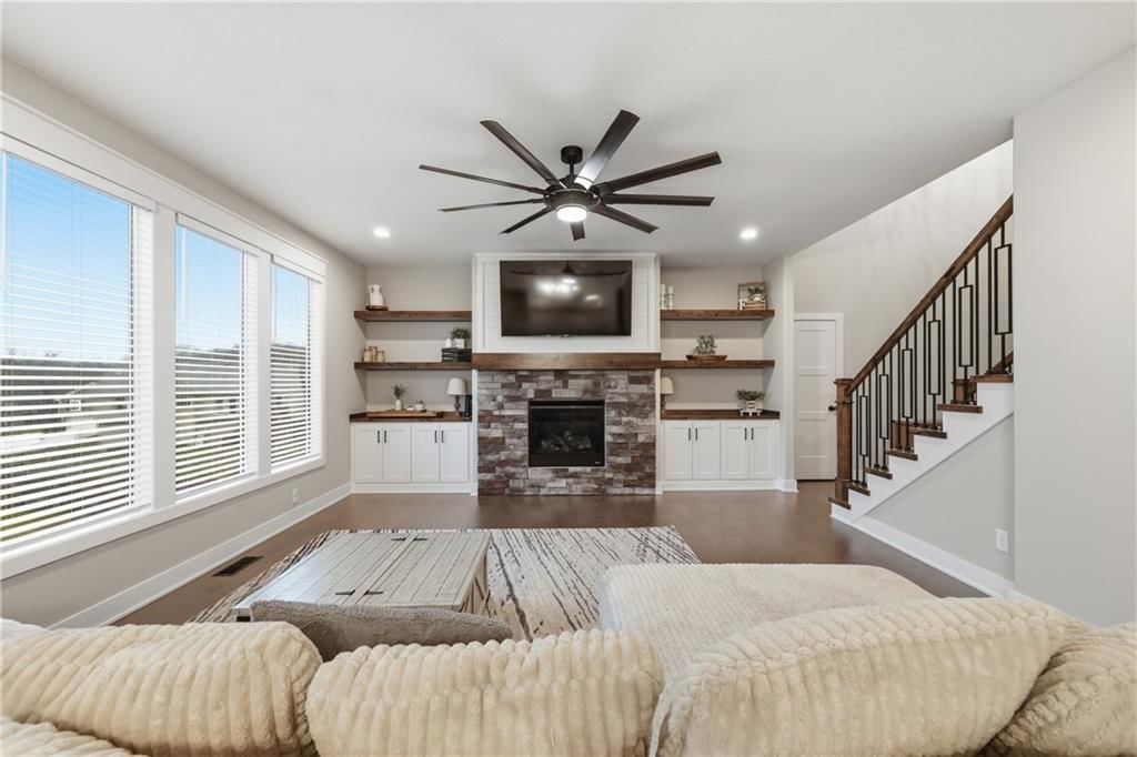 809 N Maple Court — photo 11