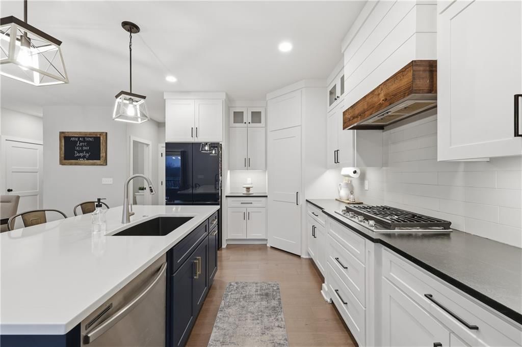 809 N Maple Court — photo 15