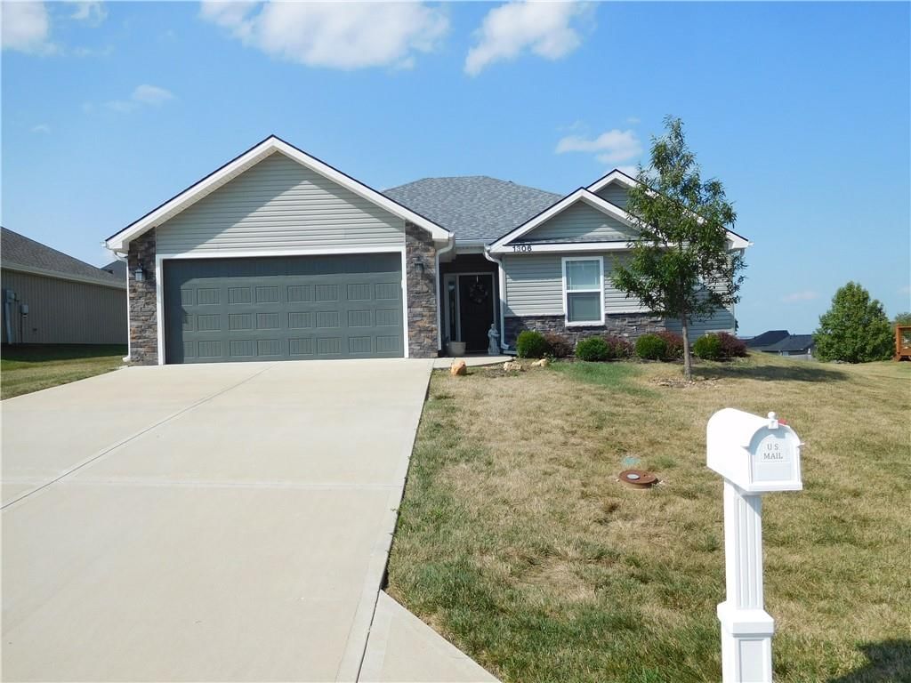 1306 SW Addie Lane, Grain Valley, MO