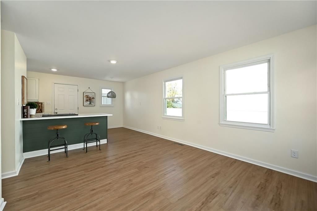 2638 S 48th Terrace — photo 7