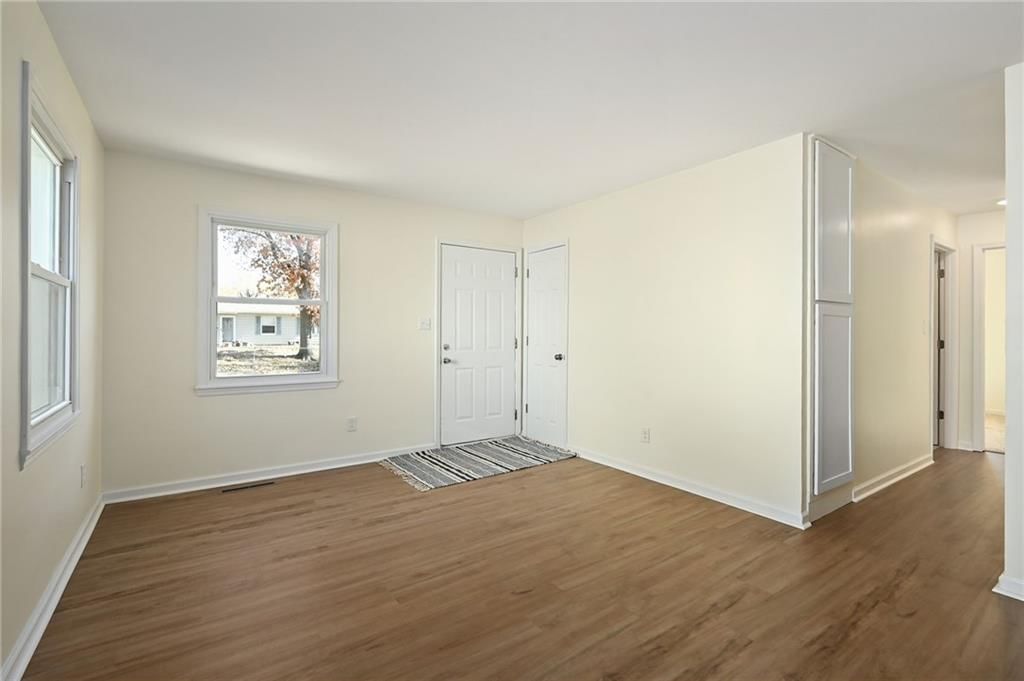 2638 S 48th Terrace — photo 8