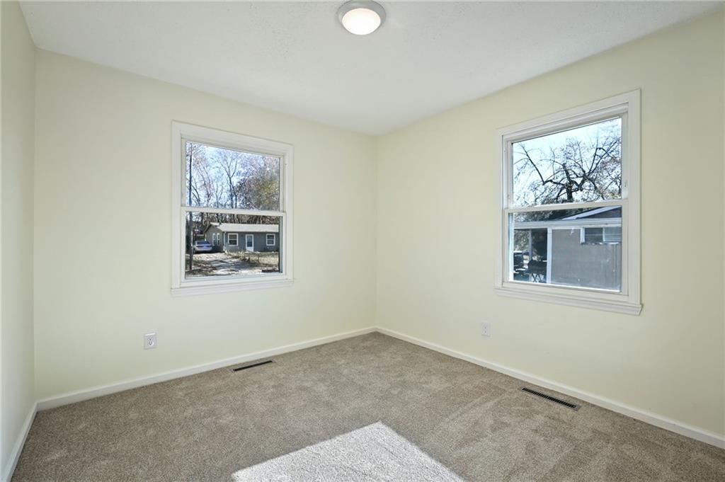 2638 S 48th Terrace — photo 11