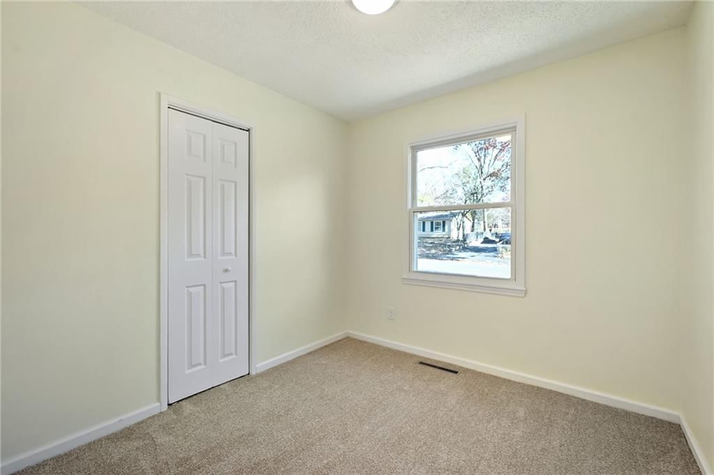 2638 S 48th Terrace — photo 13