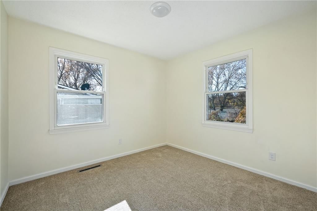 2638 S 48th Terrace — photo 14