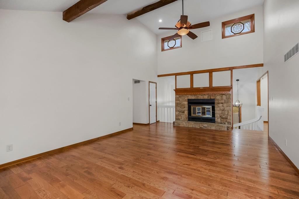 465 Hampshire Court — photo 6