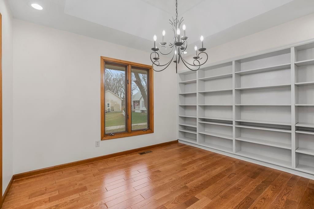 465 Hampshire Court — photo 10