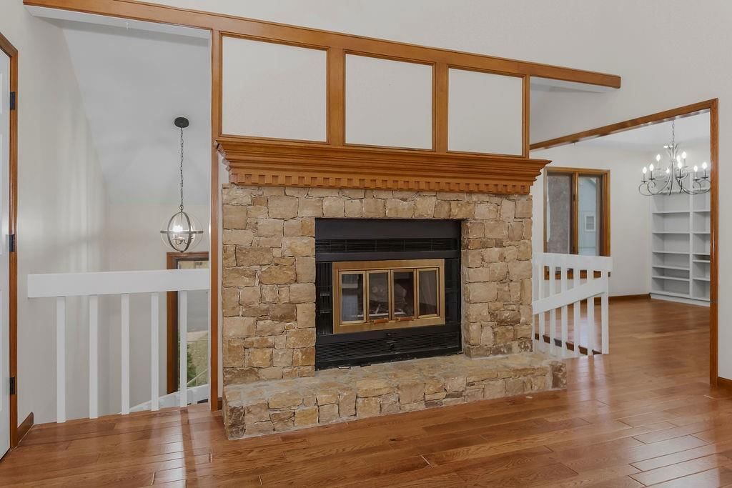 465 Hampshire Court — photo 18