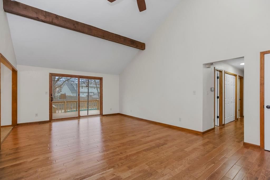465 Hampshire Court — photo 25