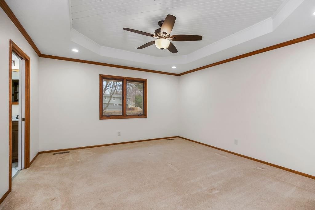 465 Hampshire Court — photo 27