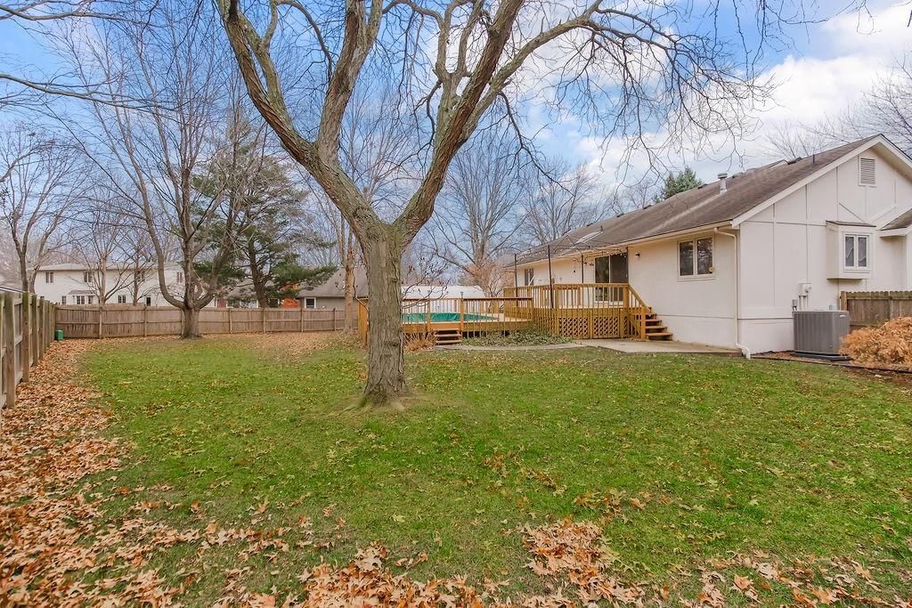 465 Hampshire Court — photo 36