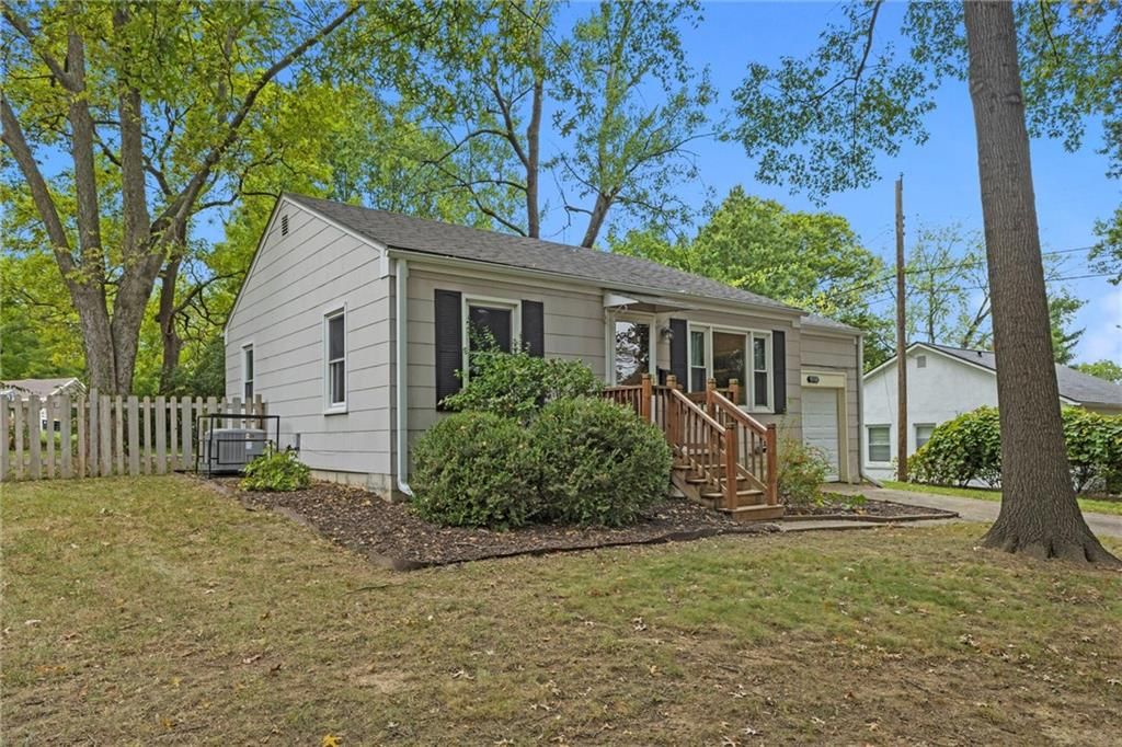 9508 Mcgee Street — photo 3