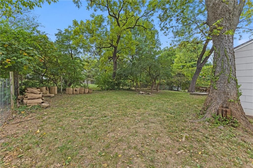 9508 Mcgee Street — photo 20