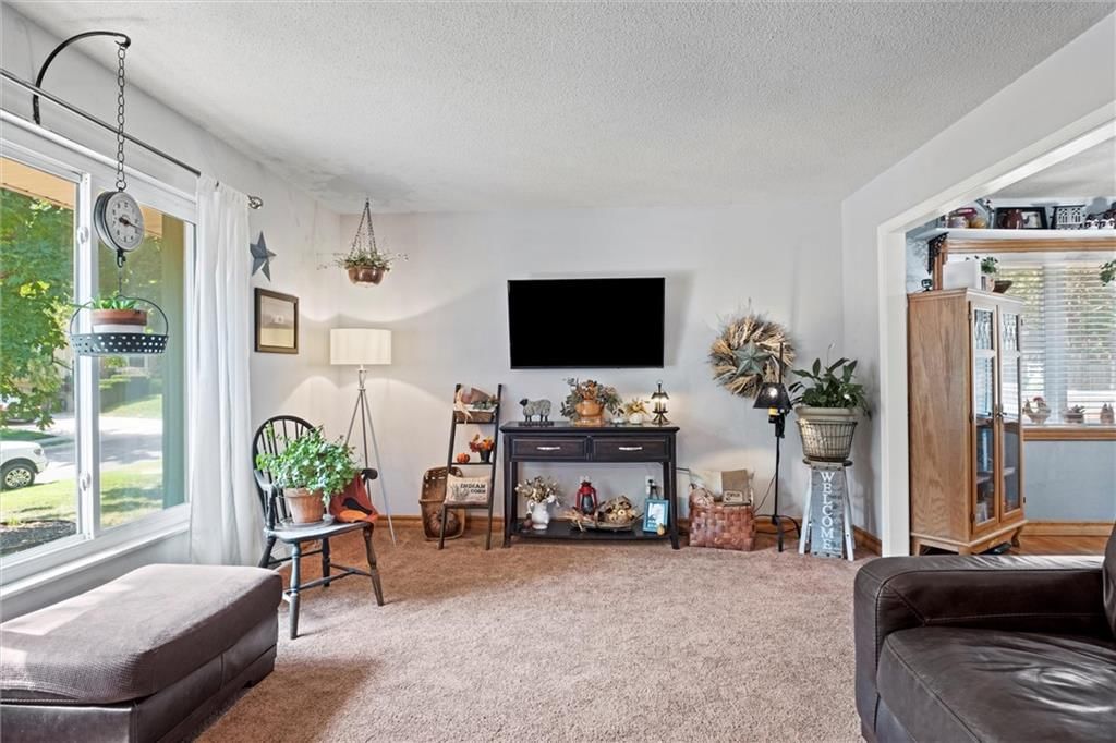 517 NE Johnston Drive — photo 6